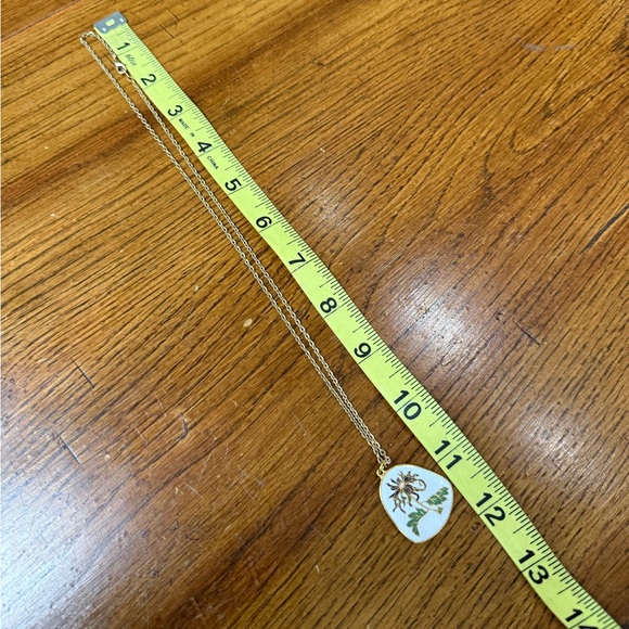 Vintage Cloisonné Floral Enamel Pendant Necklace White with Gold Tone Chain - Picture 5 of 8